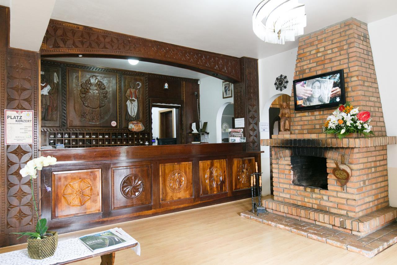 Hotel 13 Linden Treze Tílias Екстериор снимка