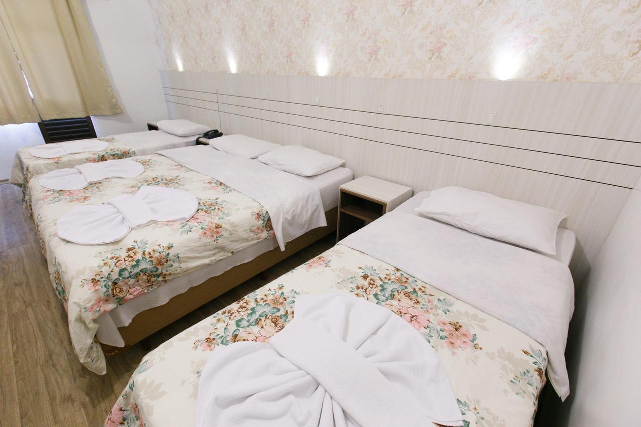 Hotel 13 Linden Treze Tílias Екстериор снимка