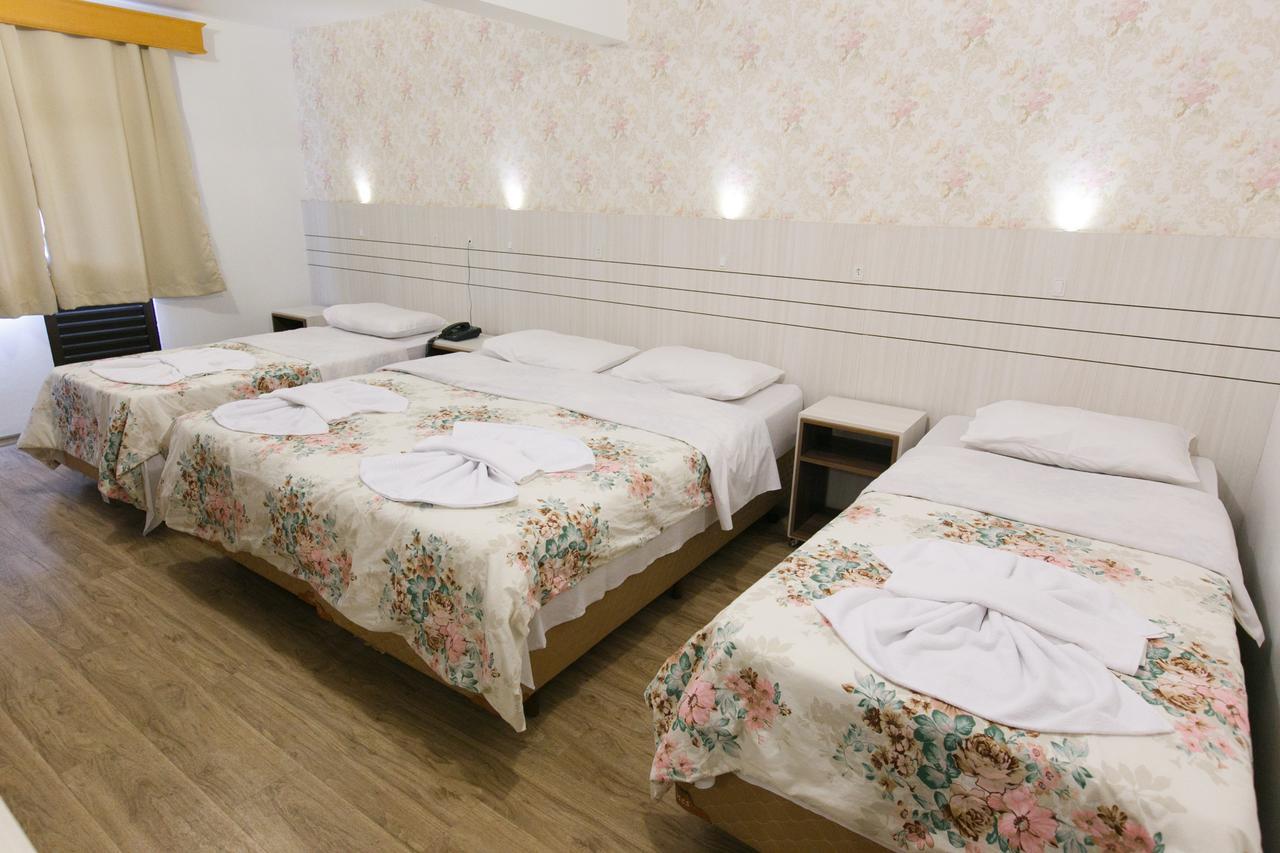 Hotel 13 Linden Treze Tílias Екстериор снимка