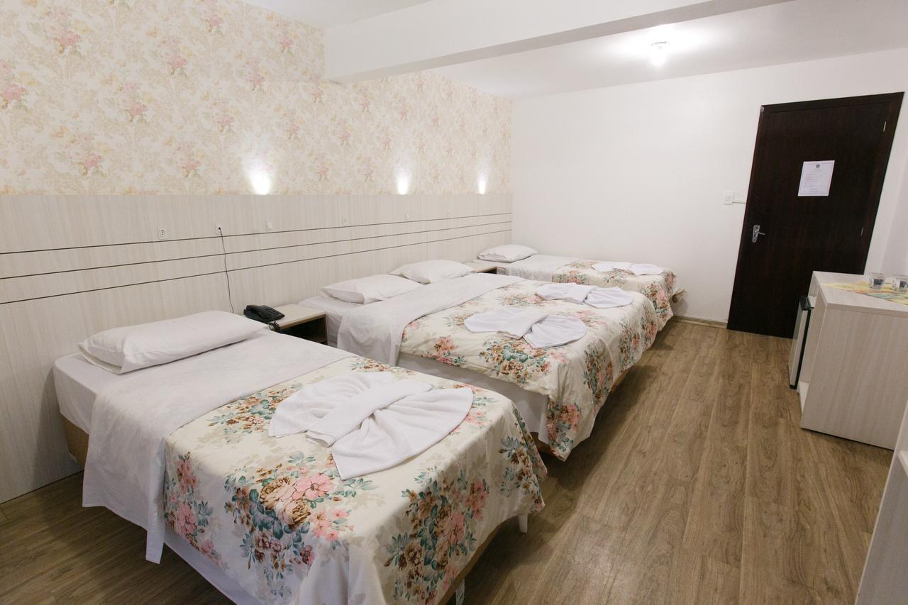Hotel 13 Linden Treze Tílias Екстериор снимка